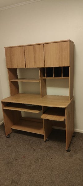 Large Computer and study desk Carousel 1