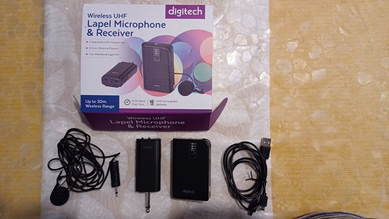 Wireless UHF Lapel Microphone & Receiver Carousel 2
