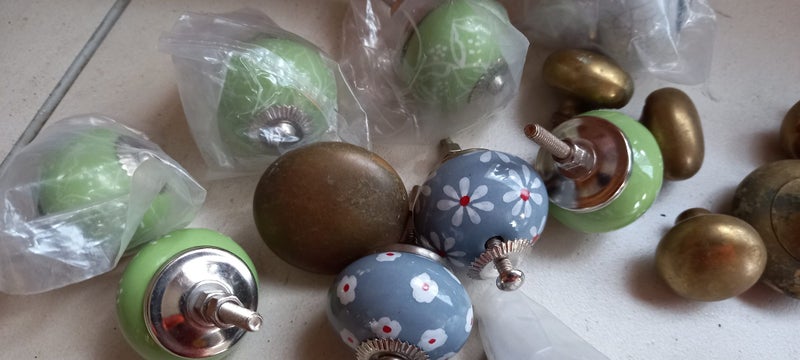 Box Lot of Knobs Etc. Brass and Hand Painted Porcelain Carousel 6