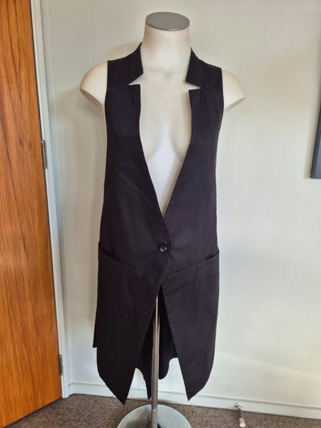 ROSIE + DIXIE (Aust) - Fab Long Black Vest - Sz S/M Carousel 1