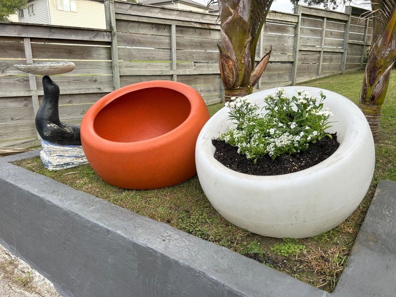 POD - Planter - Orange Spec Carousel 1