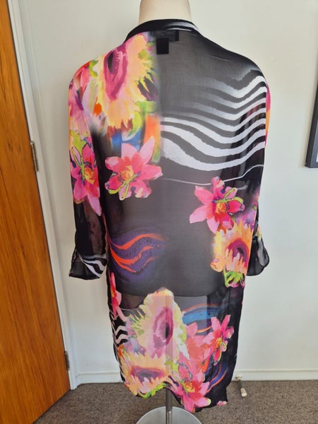FRANK LYMAN - Beautiful Vibrant Top - Sz 18 Carousel 3