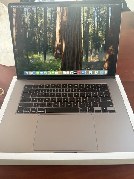 Macbook Air 15.3 inch 2024628638481312021127