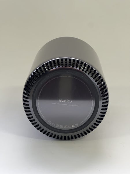 Mac Pro 2013. 8 Core. 32 GB RAM. FirePro D700. 250GB Hard Drive Carousel 4