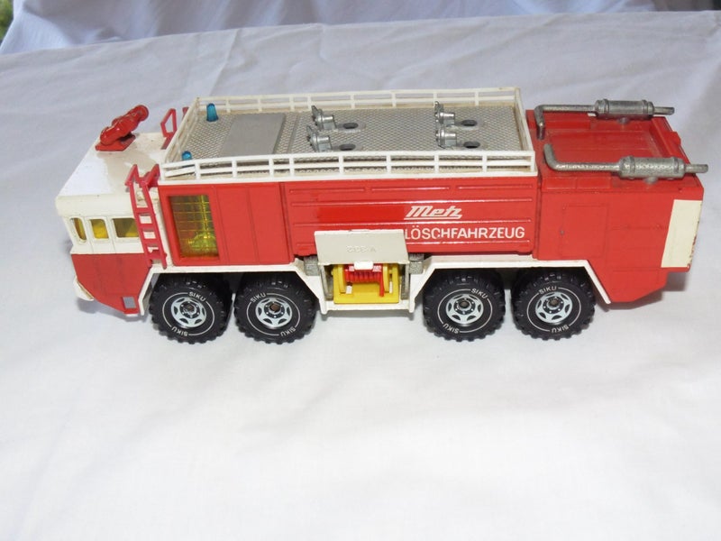 Vintage Siku Airfield fire Truck Carousel 2