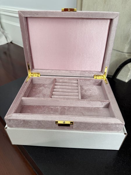 Pink velvet jewellery box NEW Carousel 1