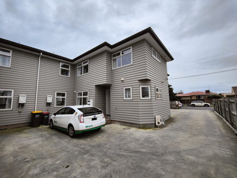 Image 1 of 18