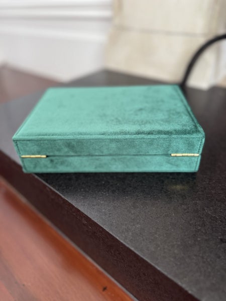 Green velvet jewellery box NEW Carousel 3