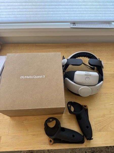 Meta quest 3 Headset + Bobo M3 Pro headset and batteryq Carousel 1