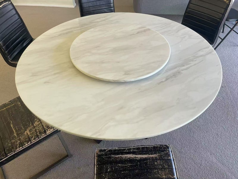 Round Marble table with 6 chairs Carousel 1