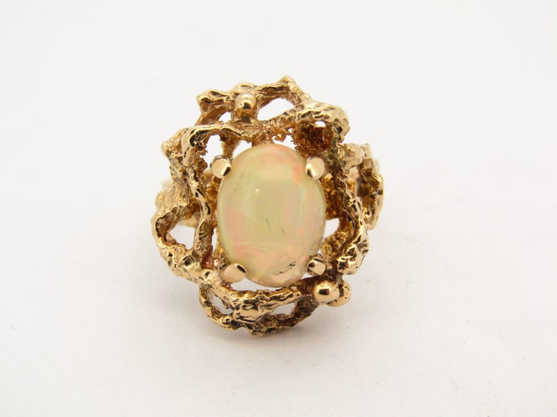 VINTAGE WHITE OPAL SET RING Carousel 2