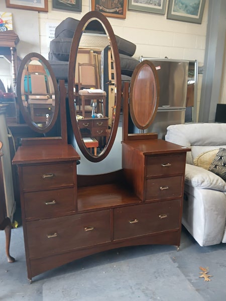 1191 VINTAGE OAK DRESSER Carousel 2