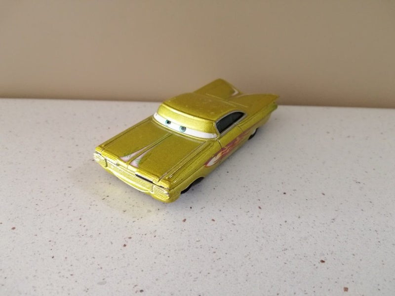 DISNEY PIXAR CARS - Ramone (Gold) Carousel 1
