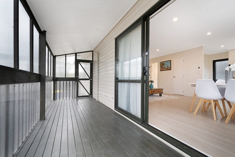 Image 2 of 18