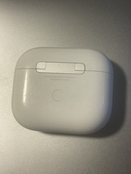 Air Pod Pro Charging Case Carousel 2