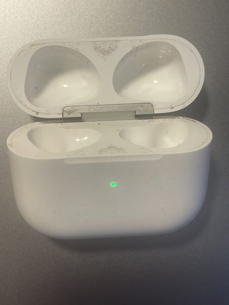 Air Pod Pro Charging Case Carousel 1