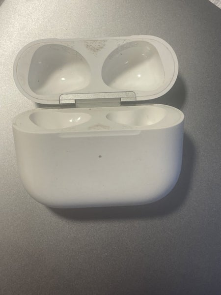 Air Pod Pro Charging Case Carousel 4
