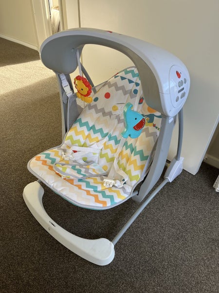 Fisher Price baby swing chair Carousel 1