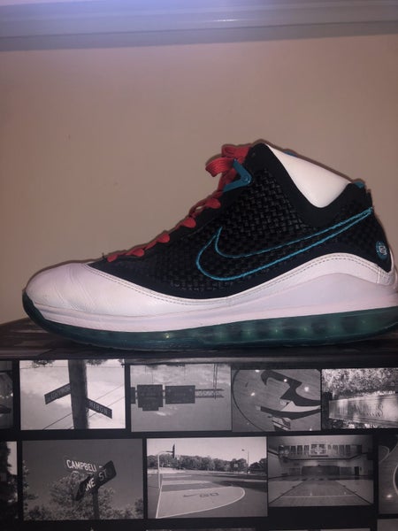 Lebron 7 Red Carpet $1 reserve Carousel 2