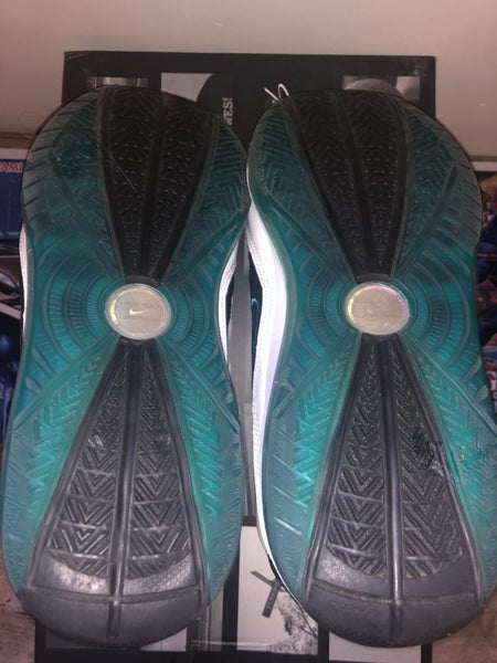 Lebron 7 Red Carpet $1 reserve Carousel 4