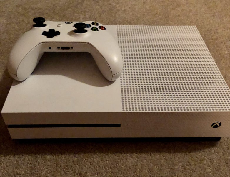 Xbox One S 1TB + Controller + 3 Games – Great Condition Carousel 1