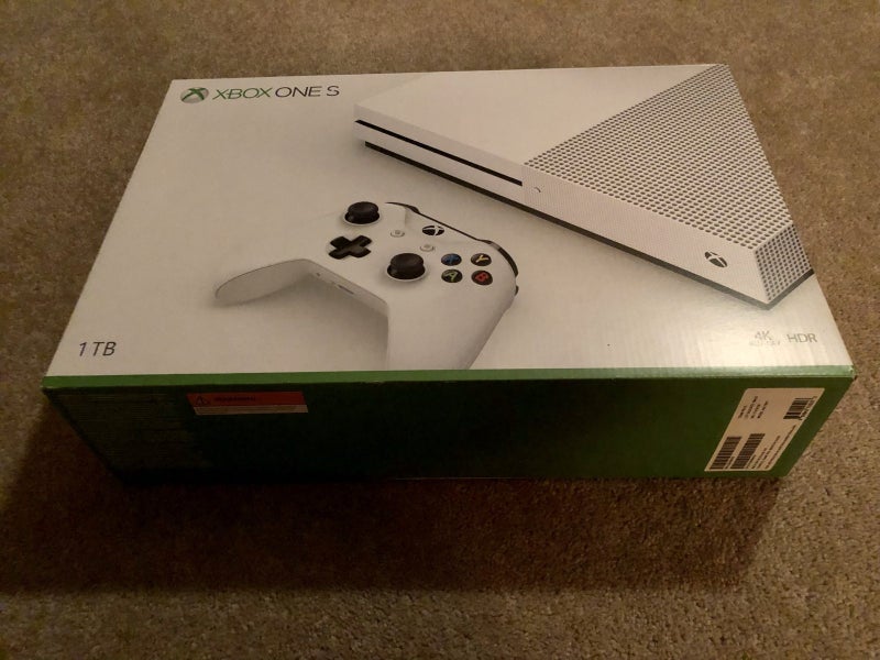 Xbox One S 1TB + Controller + 3 Games – Great Condition Carousel 2