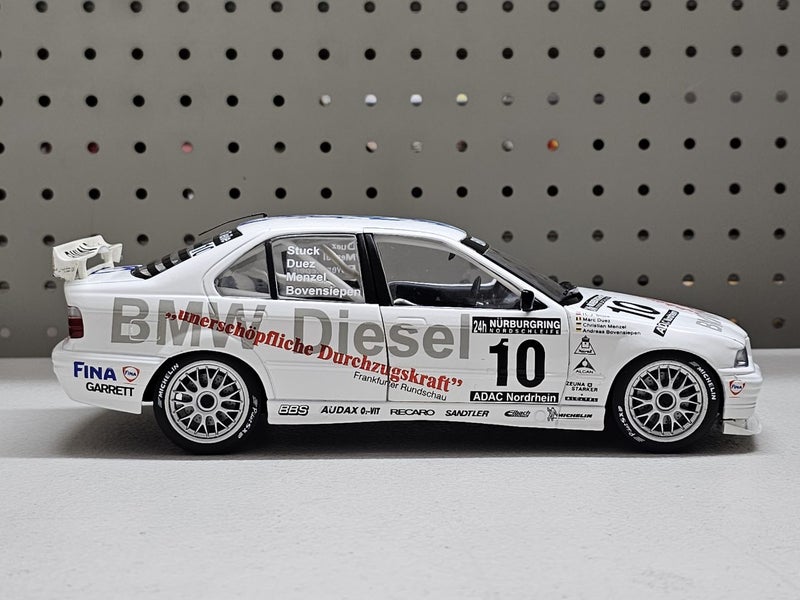 1/18 BMW E36 320d #10 - 1998 24hr Nurburgring Winner Carousel 18