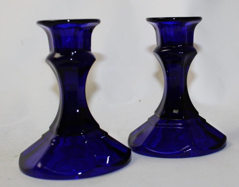 +++ BLUE ART GLASS (2) CANDLE HOLDERS +++ Carousel 2