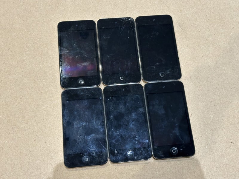 6x iPod touch 4th Gen - 32GB Carousel 1