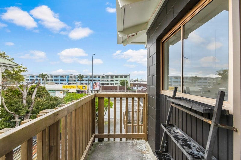 Image 1 of 18