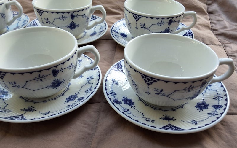 6 VNTGE CUPS & SAUCERS DENMARK DESIGN JOHNSON BROS/ WEDGEWOOD ENGLISH MADE Carousel 2