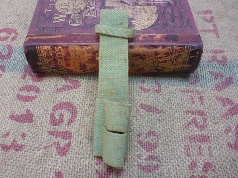 Awesome Old NZ WW2 1937 Pattern Military Webbing Attachment Rifle Bayonet Frog Carousel 1