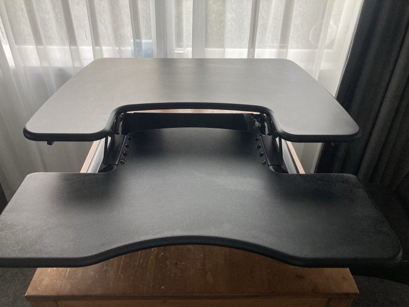 Vari desk riser Carousel 1
