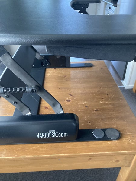 Vari desk riser Carousel 6