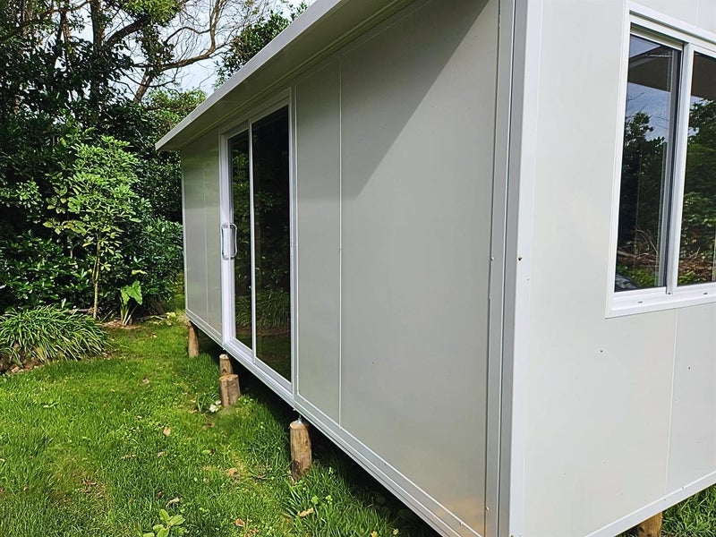 Cabin /mini house Carousel 11