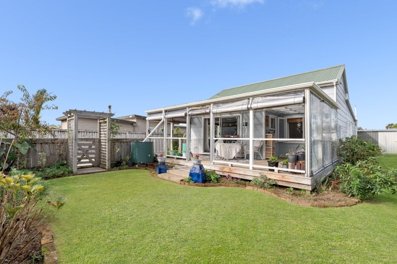 Image 1 of 20