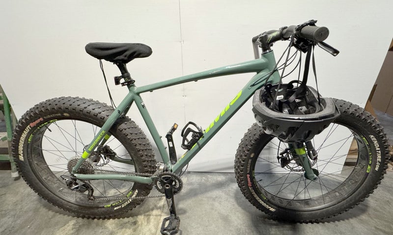 Jamis Roughneck Mountain Bike Carousel 6