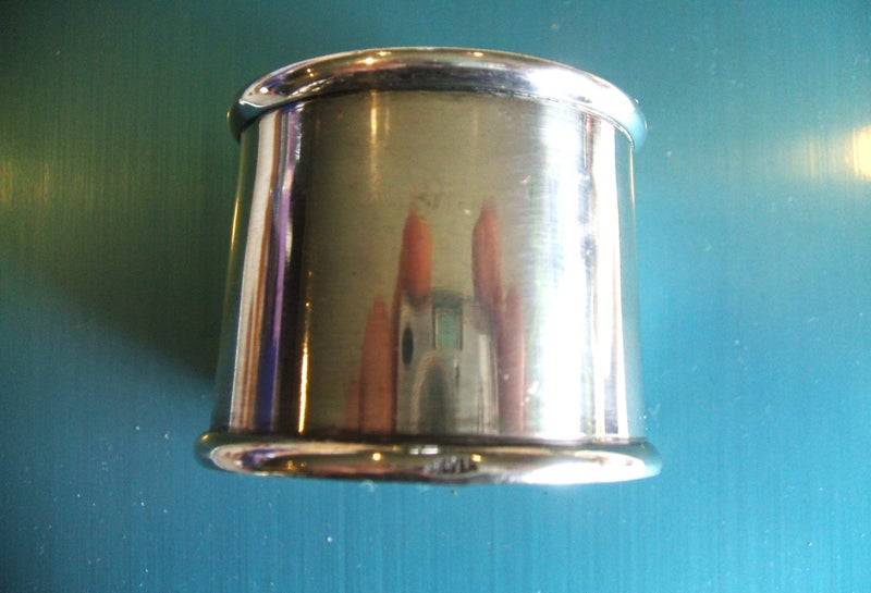 JEWELLERS ESTATE JEWELLERY WORKSHOP SOLID SILVER SERVIETTE RING 31grams. Carousel 1