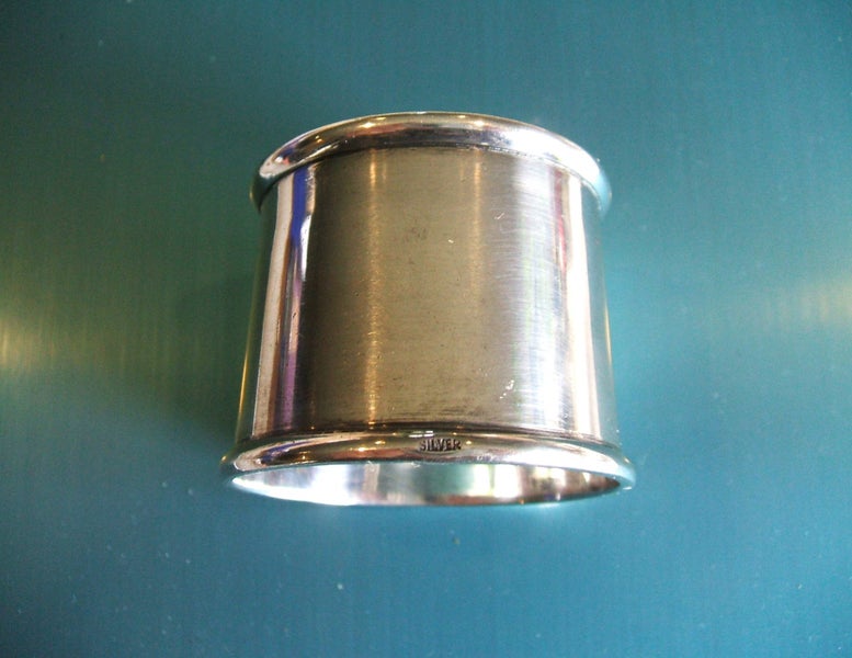 JEWELLERS ESTATE JEWELLERY WORKSHOP SOLID SILVER SERVIETTE RING 31grams. Carousel 4