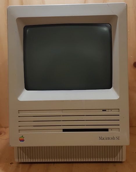**VINTAGE** APPLE MACINTOSH SE (M5011) Carousel 1