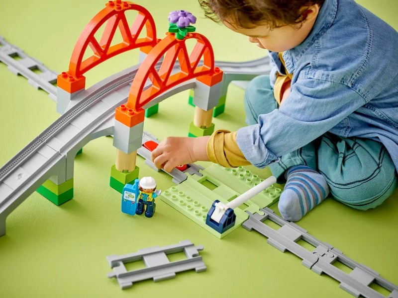 Lego Duplo Train Bridge and Tracks 10426 Carousel 4