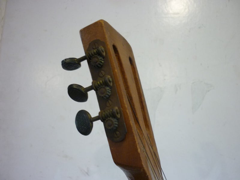 BALALAIKA STRING INSTRUMENT. VINTAGE.63612135581569113