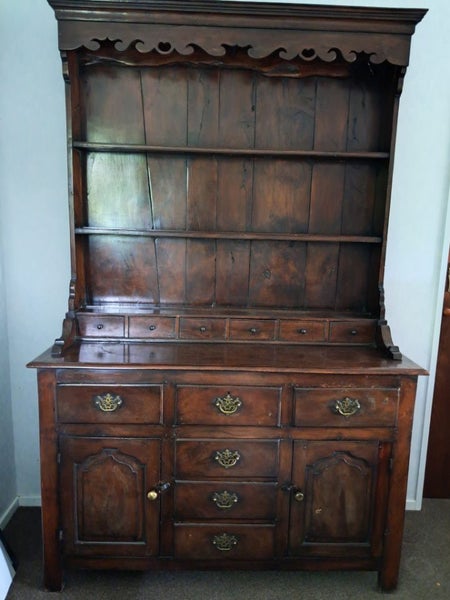 Vintage Welsh Dresser Carousel 1