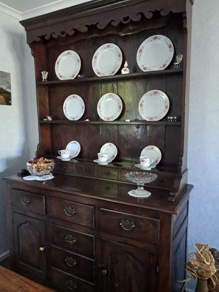 Vintage Welsh Dresser Carousel 2
