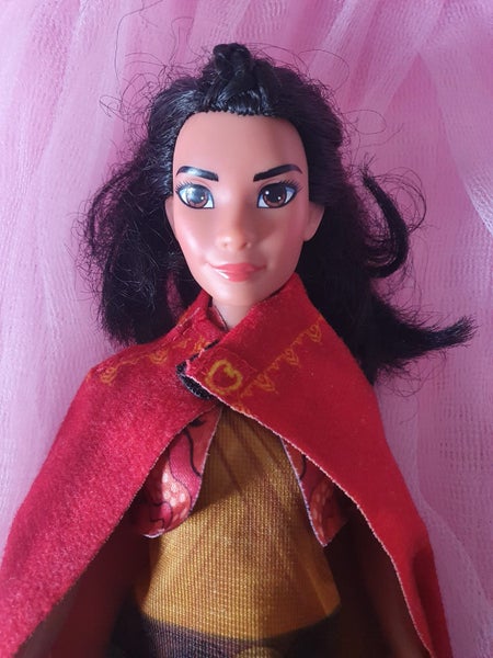 DISNEY PRINCESS - RAYA & THE LAST DRAGON Carousel 1