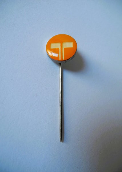 #* Vintage "Telecom Australia" - Lapel Badge/Tie Pin ($2 Postage Option) *# Carousel 1