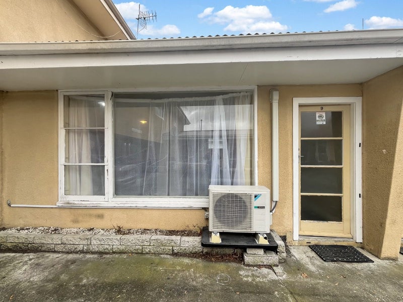 Image 1 of 7