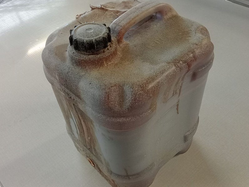 Crazy $1 Reserve! Used Foreverbreathe Exterior Oil Walnut 15L Approx Carousel 2