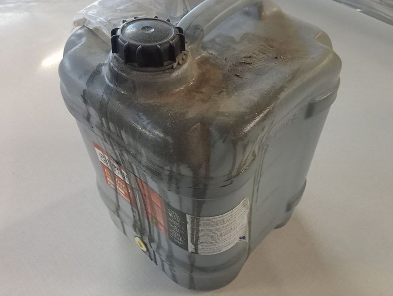 Crazy $1 Reserve! Used Foreverbreathe Exterior Oil Ebony 20L Approx Carousel 2