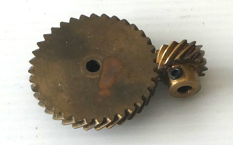 Meccano Helical Gear set Carousel 1